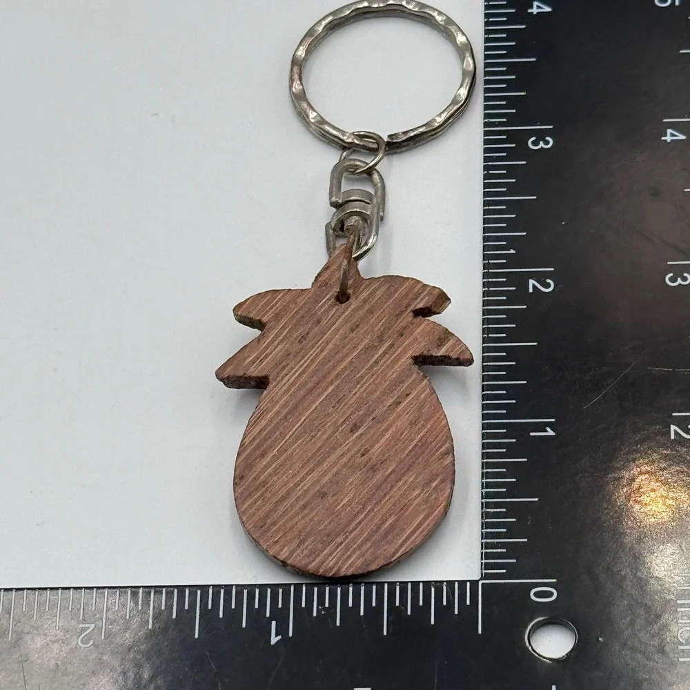 Vintage Hawaii Wooden Pineapple Keychain Hibiscus Flower Tropical Souvenir Brown